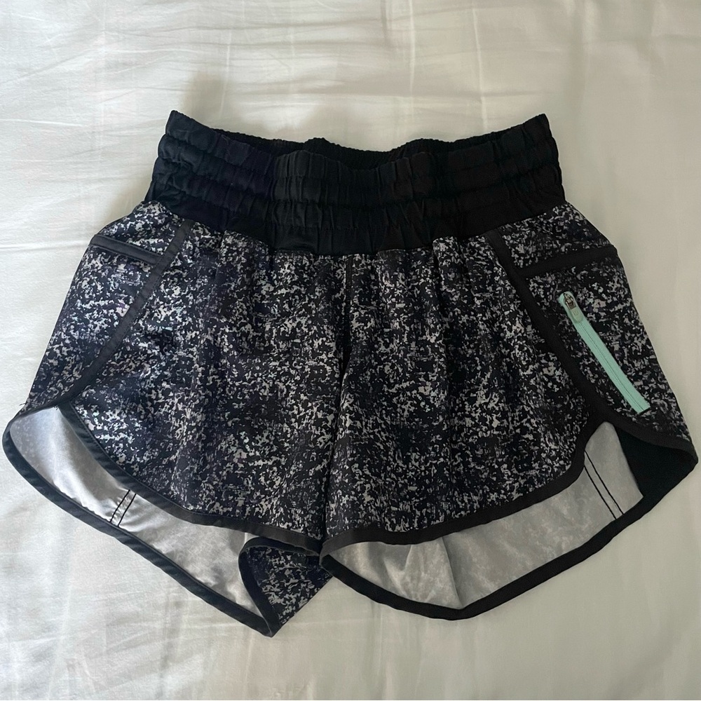 Lululemon Tracker II Short Rocky Road Sand Dune Size 6 - Picture 7 of 10
